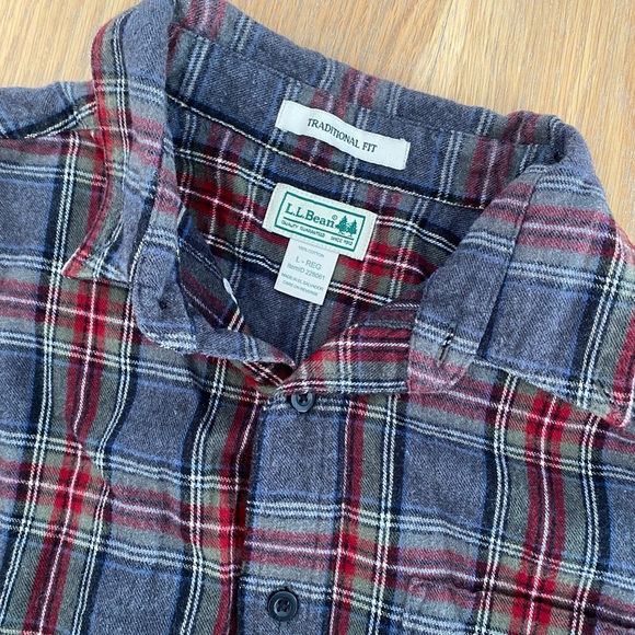L.L. Bean Traditional Fit Flannel - Picture 3 of 3
